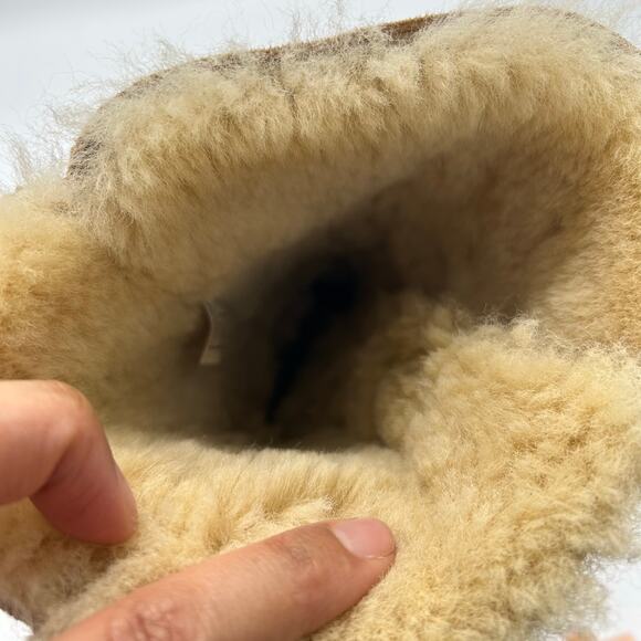 UGG Australia Bailey Button 1873 Chestnut Suede Sheepskin Lined Boots Size 6 - Picture 6 of 16